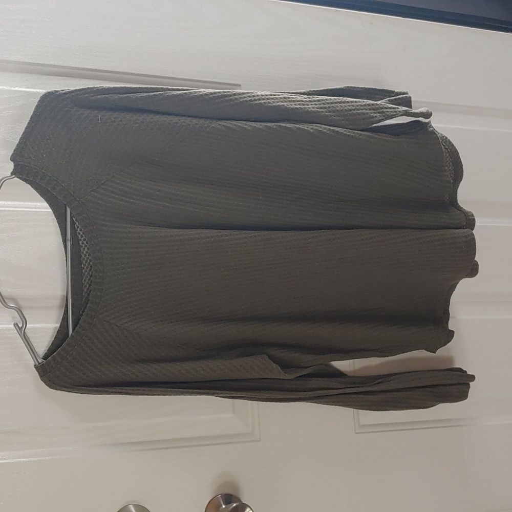 American Eagle waffle knit shirt